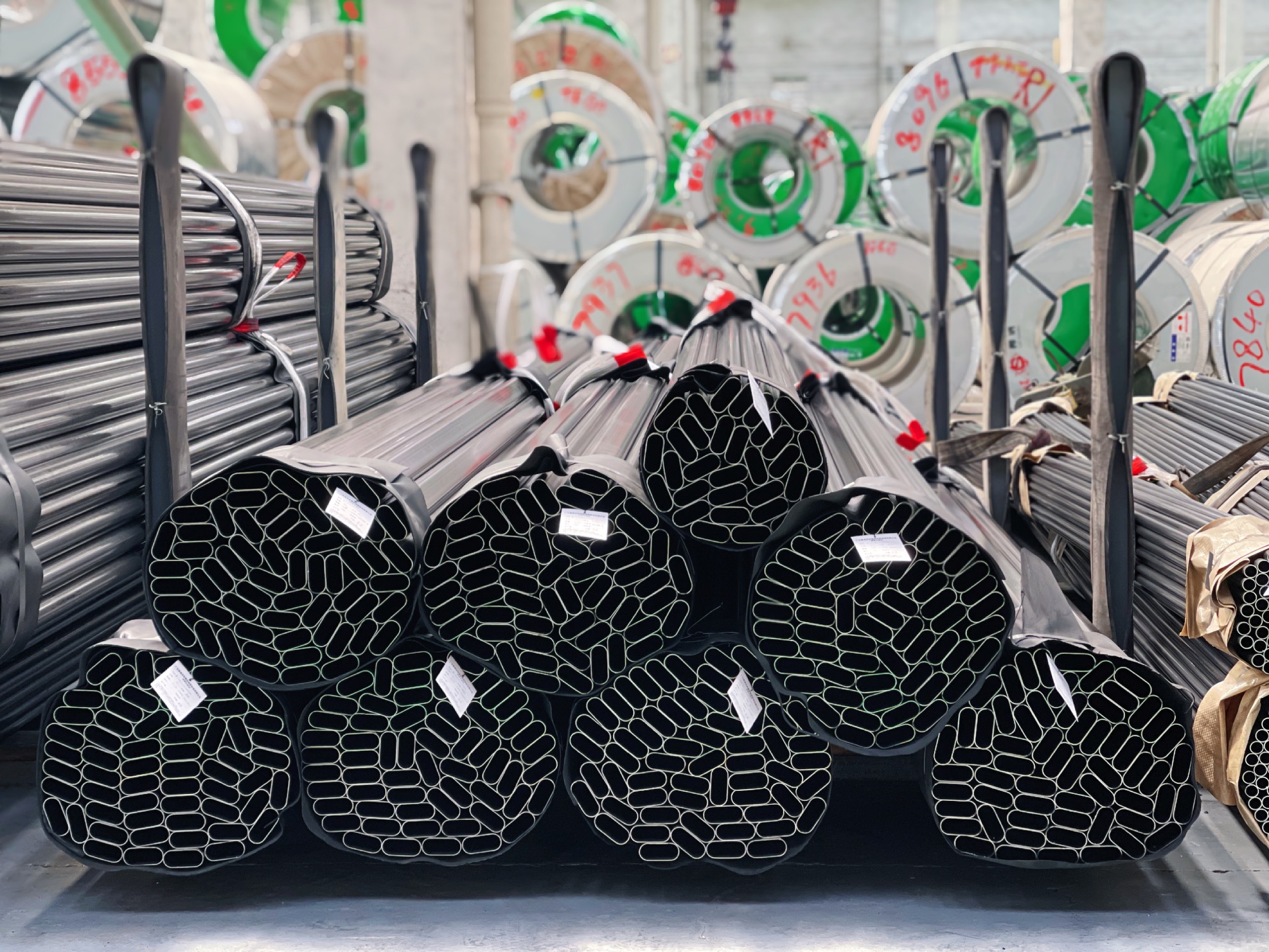 Finished flat oval ERW steel tubes